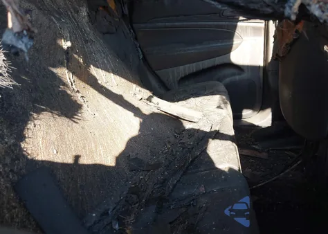 2015 Jeep Grand Cherokee Limited z USA, uszkodzony, nr VIN 1C4RJEBG5FC749976